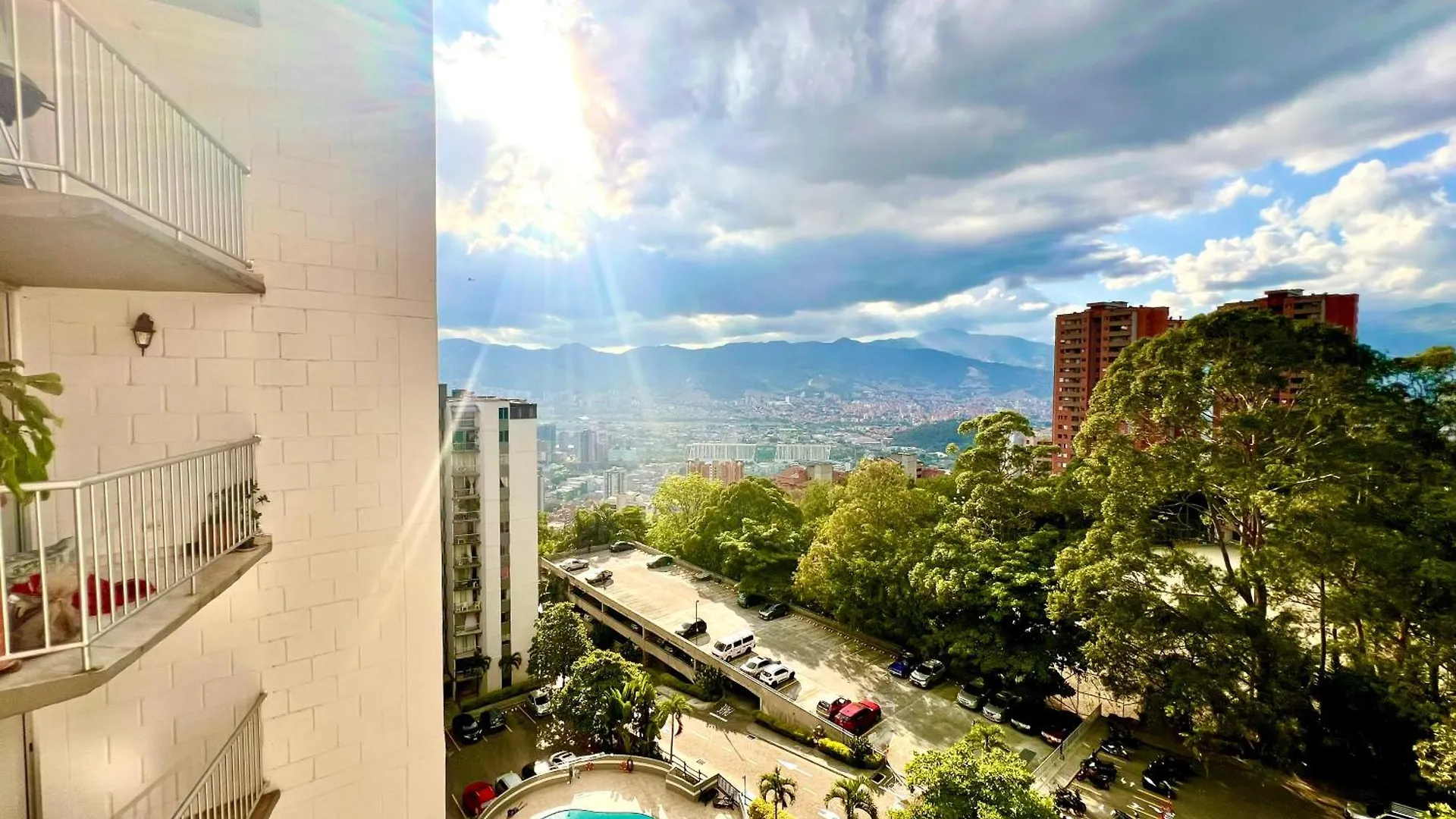 Medellin Parque Lleras Poblado Palmas Apartment